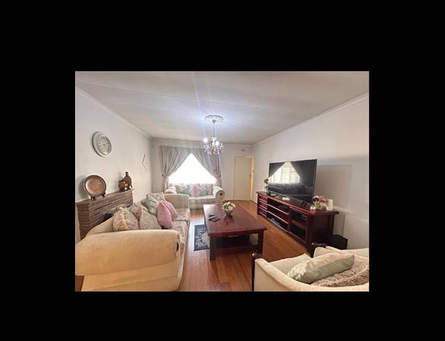 4 bed property to rent in ALLEN GROVE